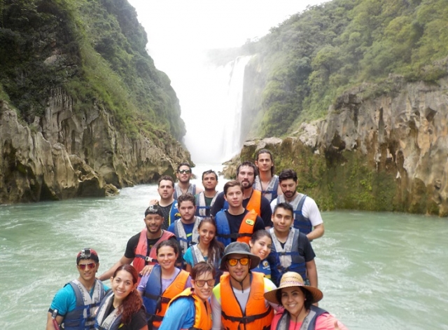 paseando en canoa
